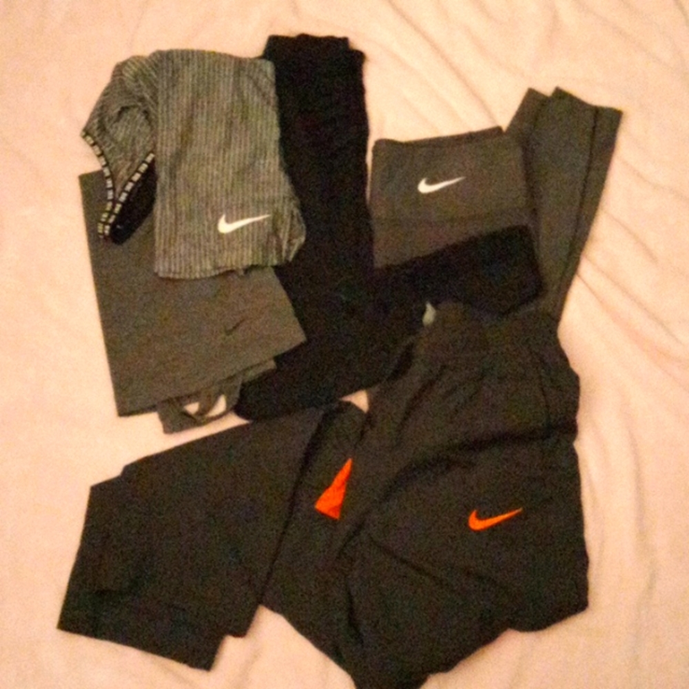 WOMEN'S NIKE SZ S SPORTSWEAR BUNDLE